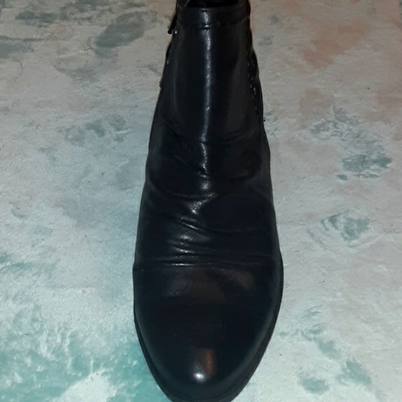 Baretraps black Gineva boot w/ western ruching NWOT: size 9 - Picture 9 of 9